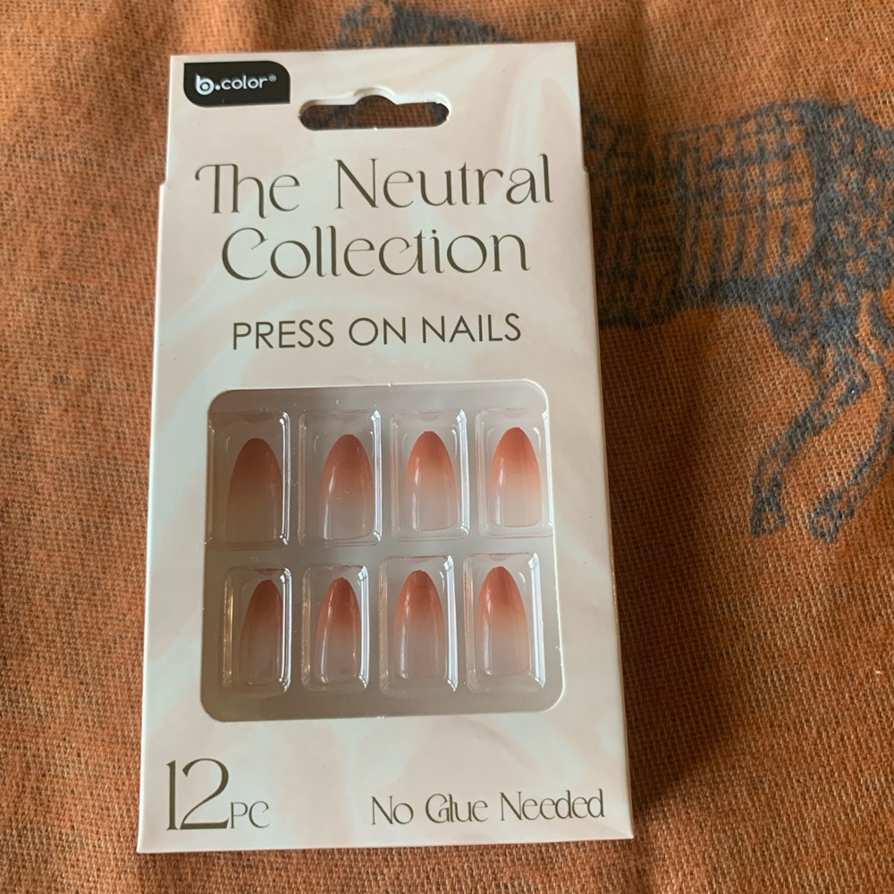 Neutral Collection Press-On Nails - 12 Piece Set in Pink Ombre